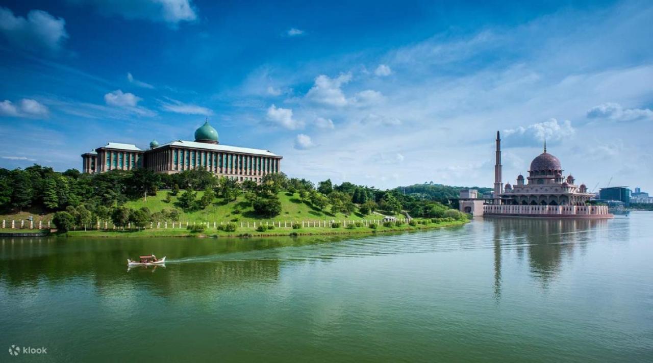 Putrajaya Dwiputra 6 Plus 1 Pax Blissful Fully Air-Con Suite Extérieur photo